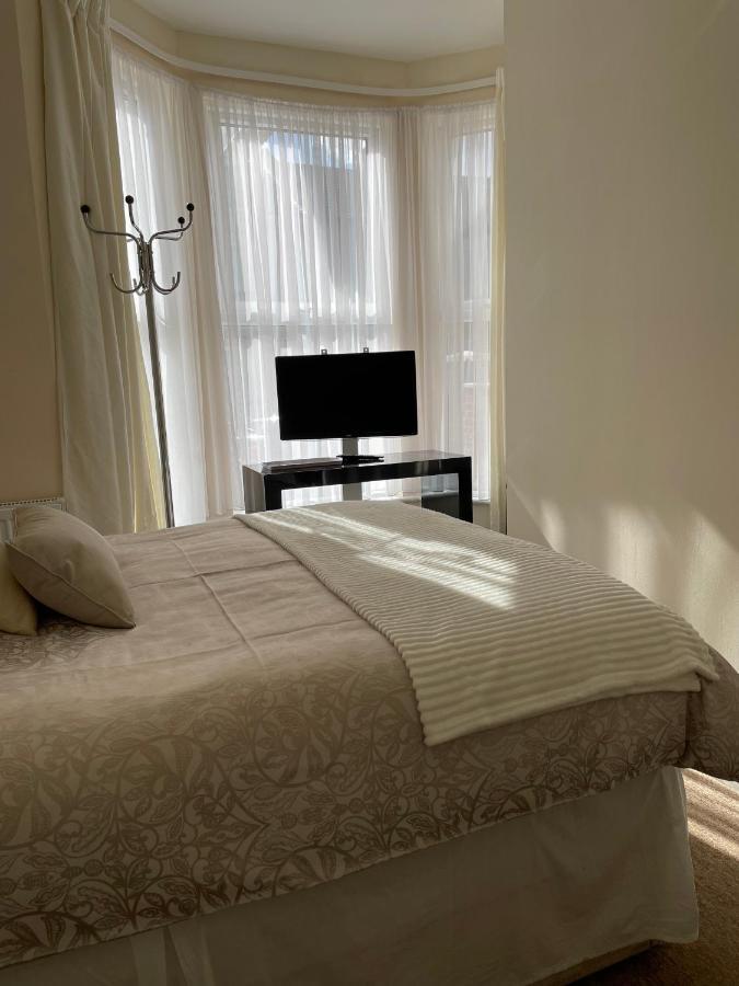 Caris Guest House Southend-on-Sea Dış mekan fotoğraf