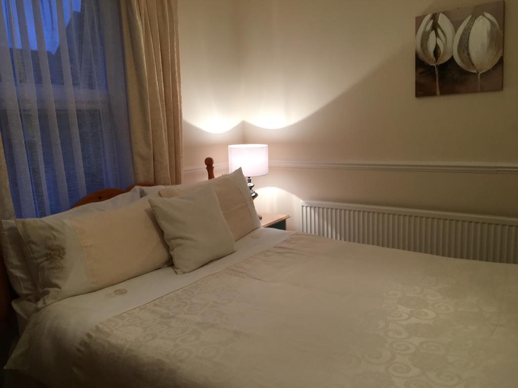 Caris Guest House Southend-on-Sea Dış mekan fotoğraf